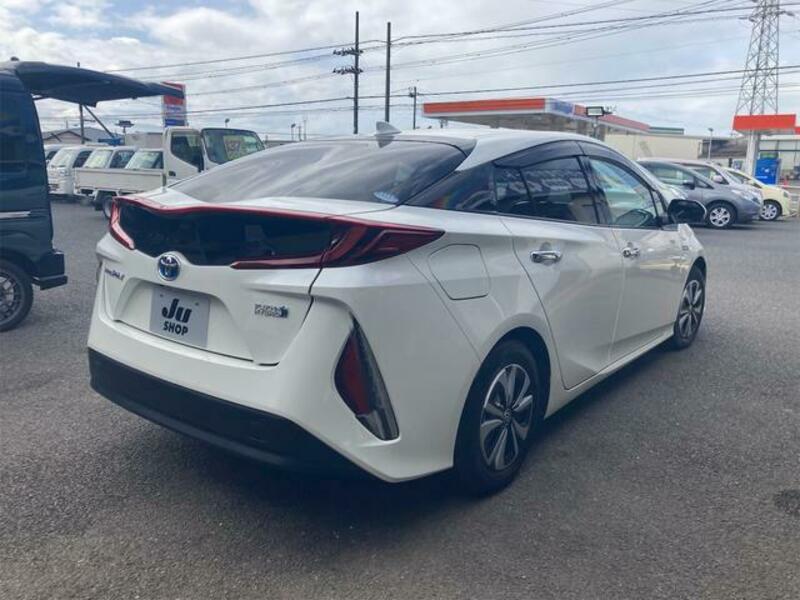 PRIUS PHV