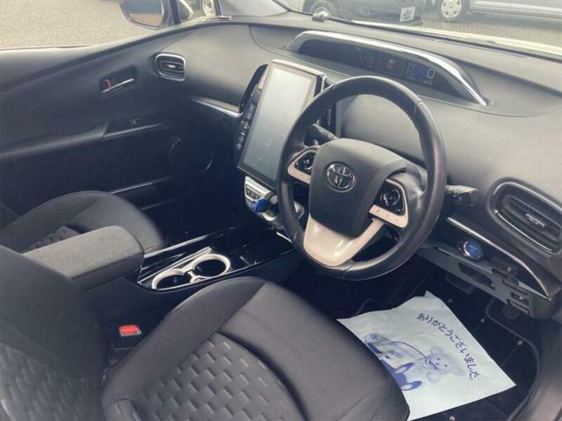 PRIUS PHV