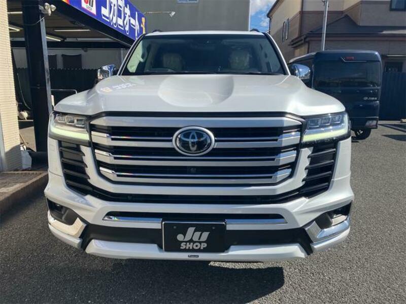 LAND CRUISER
