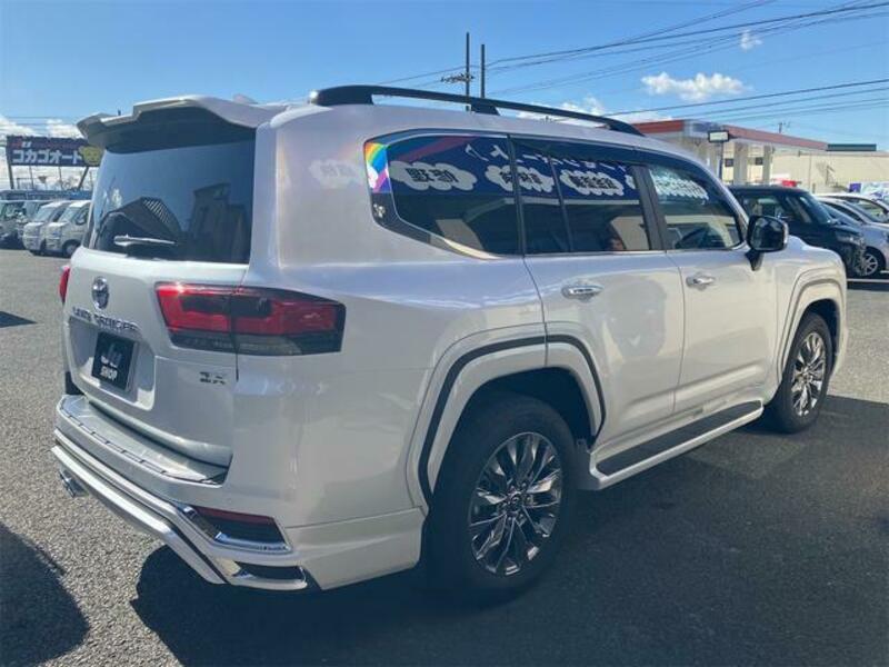 LAND CRUISER