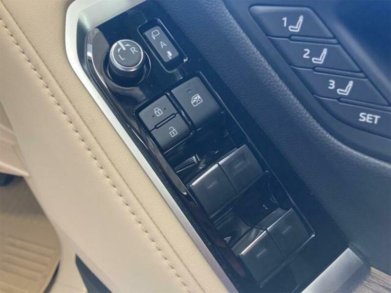 LAND CRUISER