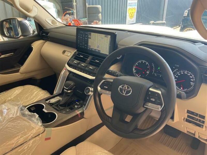 LAND CRUISER