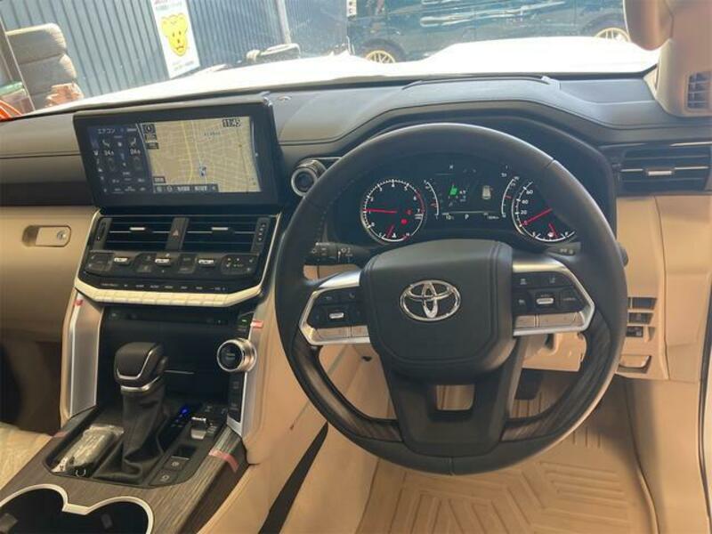 LAND CRUISER