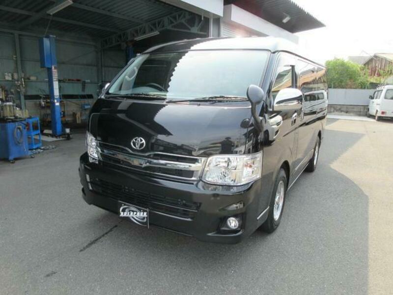 TOYOTA HIACE WAGON
