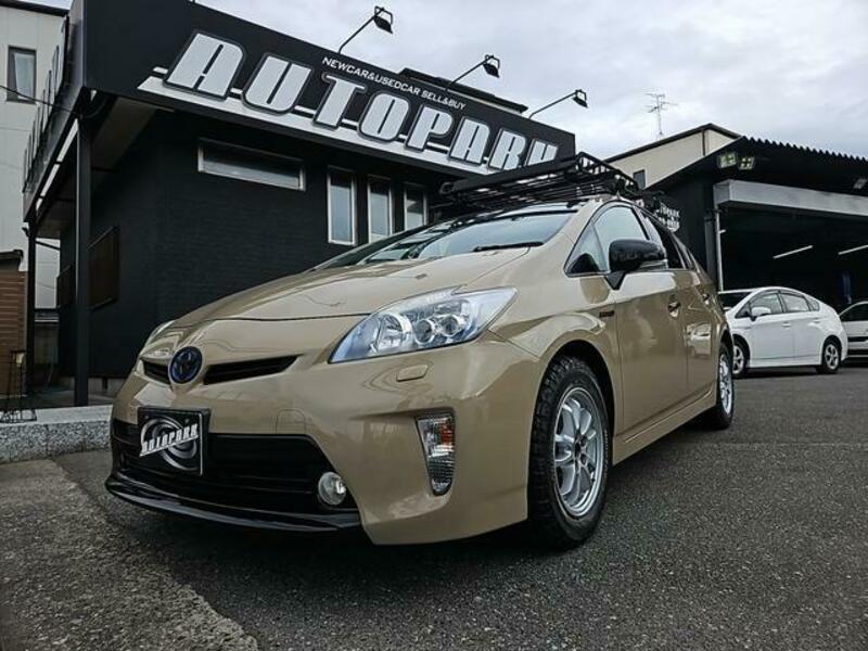 TOYOTA PRIUS