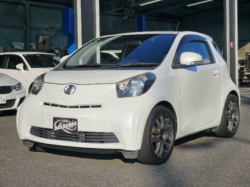TOYOTA IQ