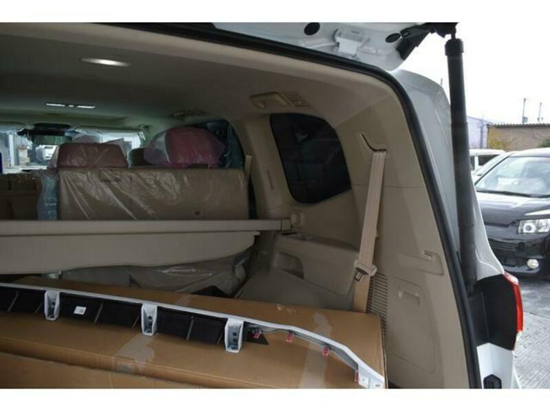 LAND CRUISER