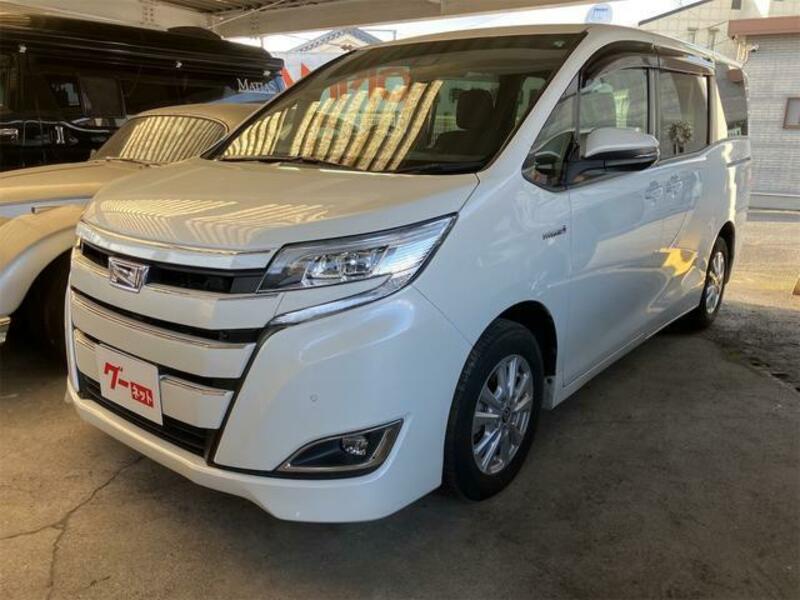 TOYOTA NOAH