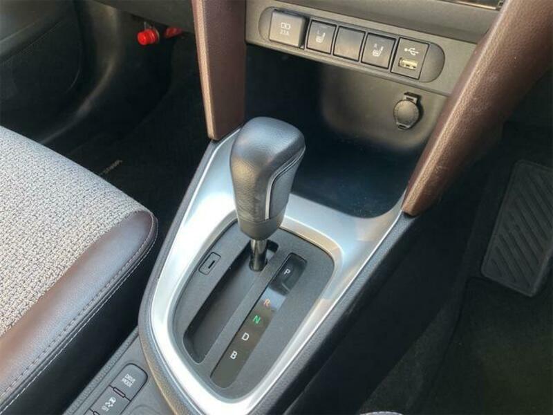 YARIS CROSS