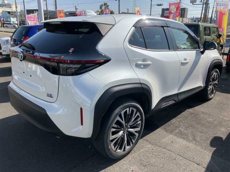 YARIS CROSS