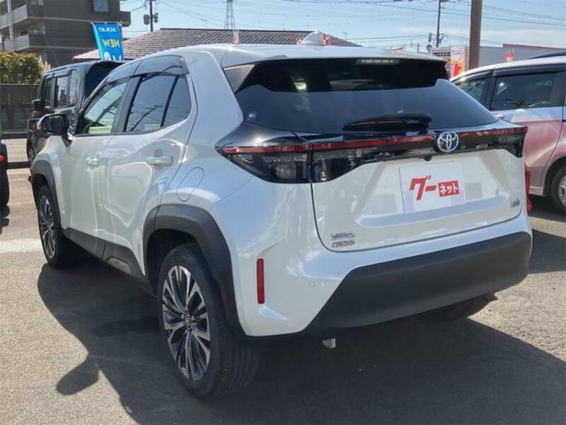 YARIS CROSS