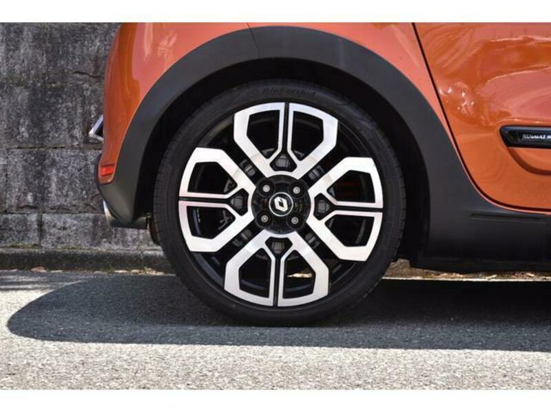 TWINGO