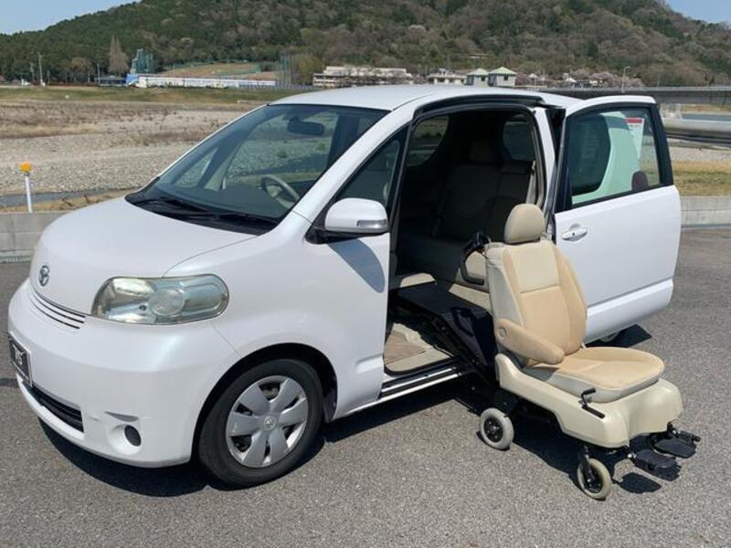 TOYOTA PORTE