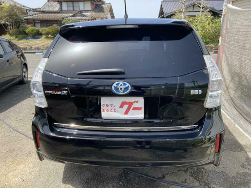 PRIUS ALPHA
