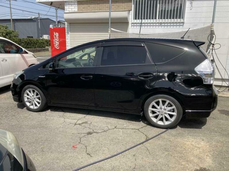 PRIUS ALPHA