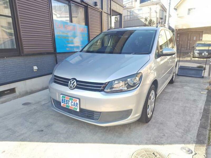 VOLKSWAGEN GOLF TOURAN