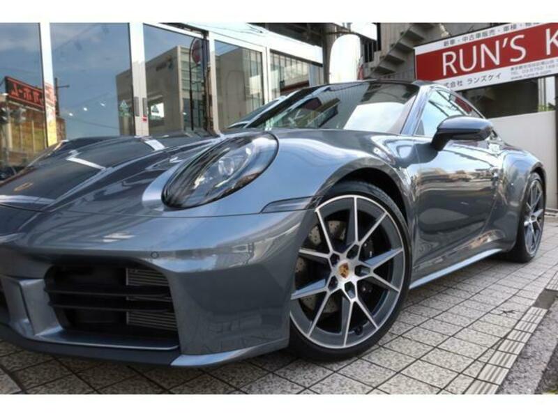 911