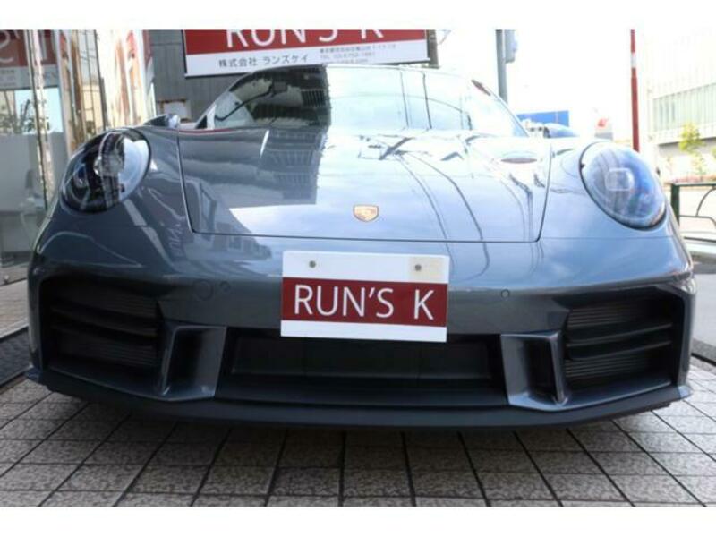 911