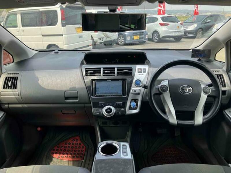 PRIUS ALPHA
