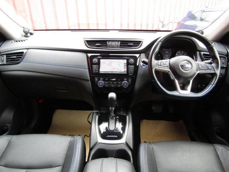 X-TRAIL