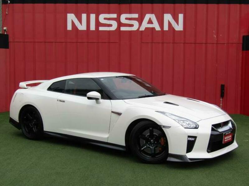 NISSAN GT-R