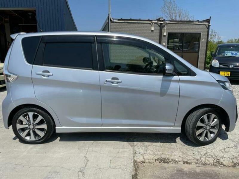 EK CUSTOM