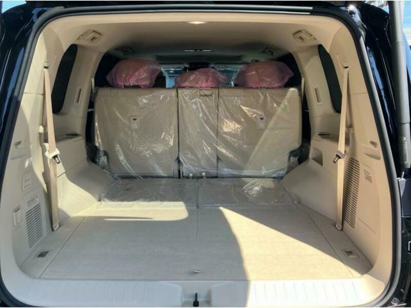 LAND CRUISER