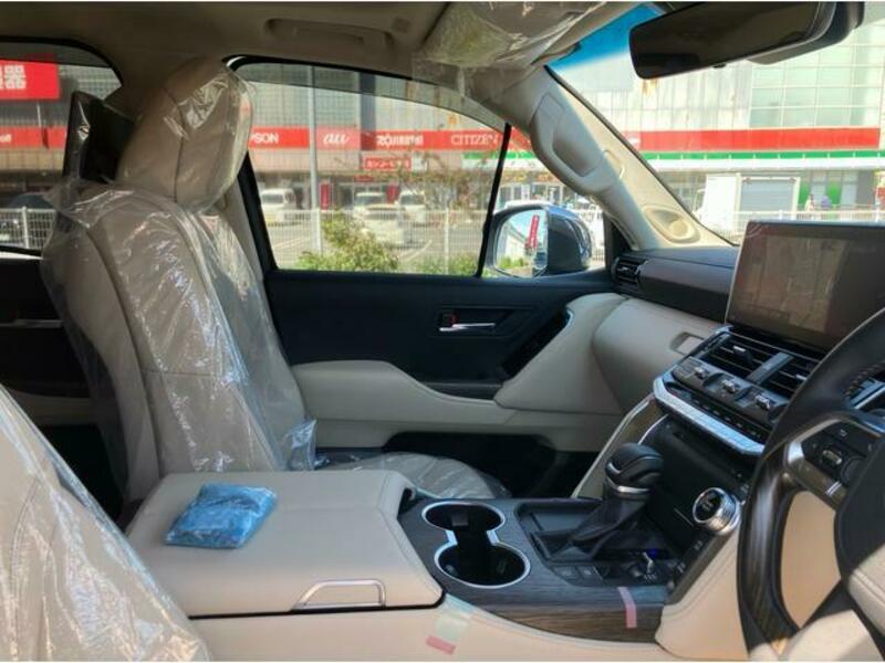LAND CRUISER