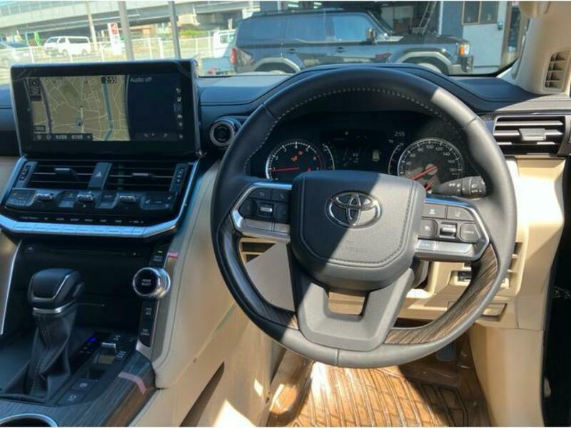 LAND CRUISER