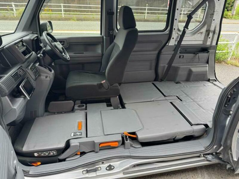 N-VAN