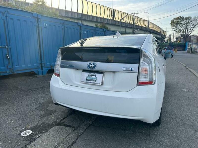 PRIUS PHV