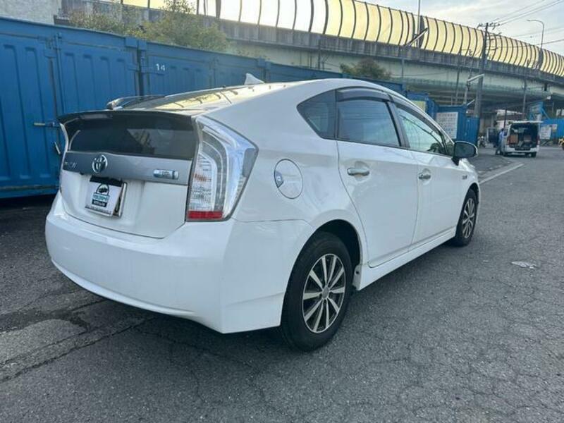 PRIUS PHV
