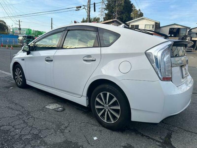 PRIUS PHV