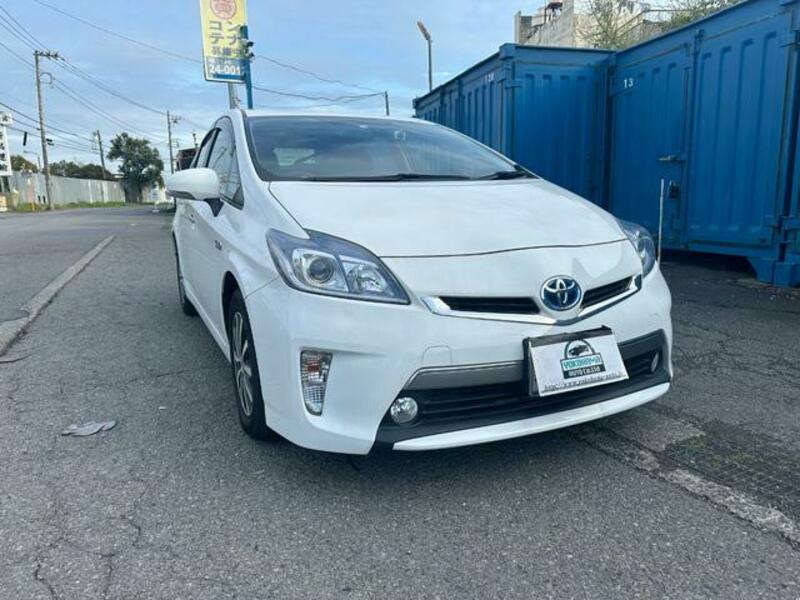TOYOTA PRIUS PHV