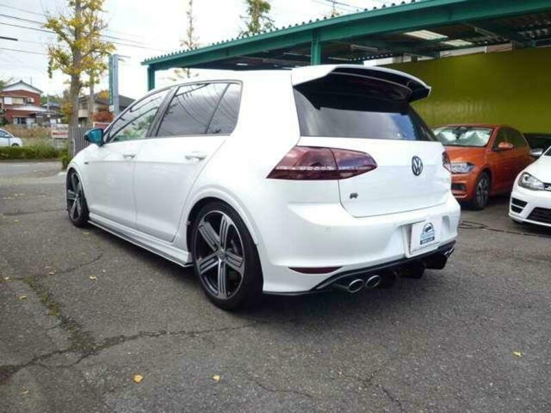 GOLF R