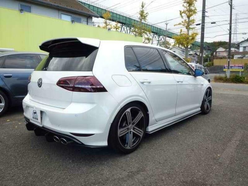 GOLF R