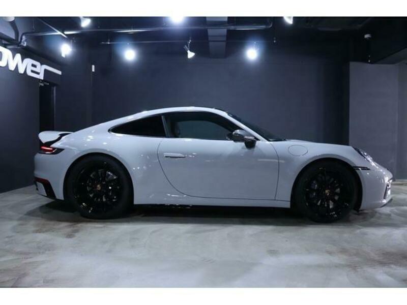 911