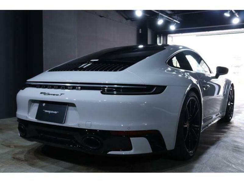 911