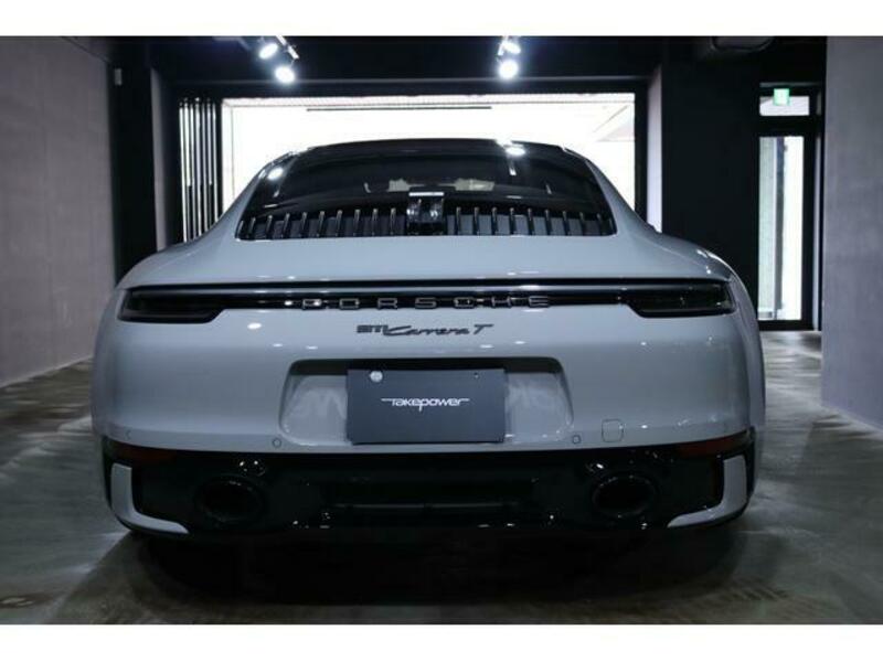 911