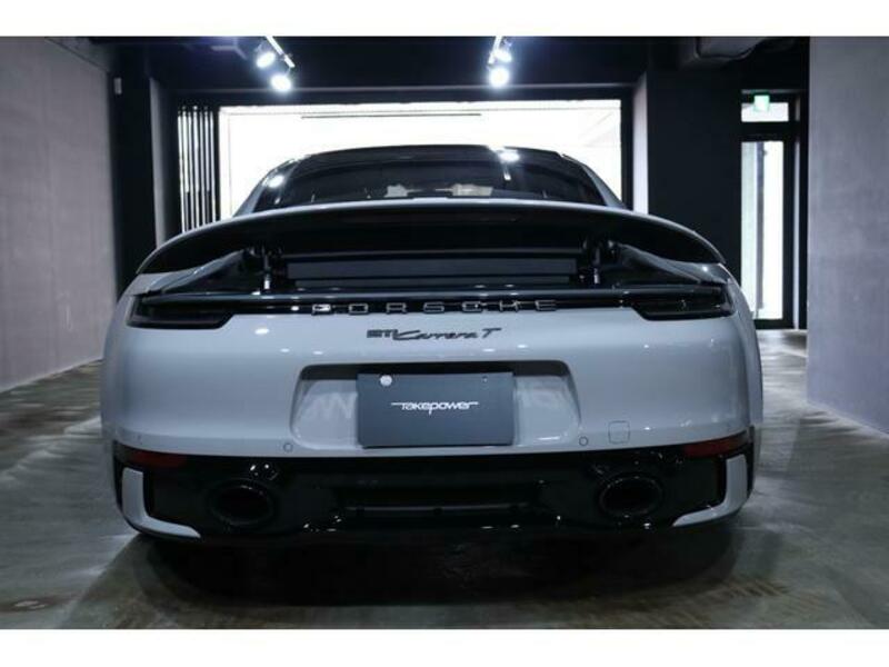 911