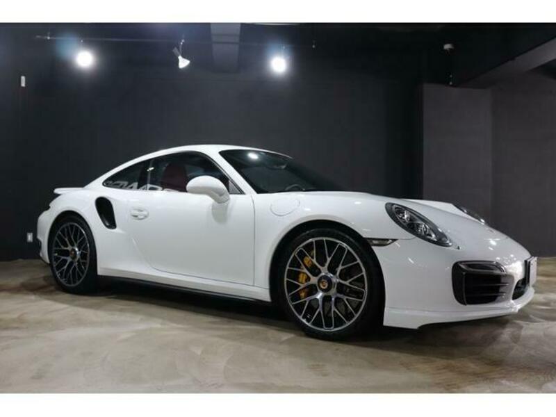 911