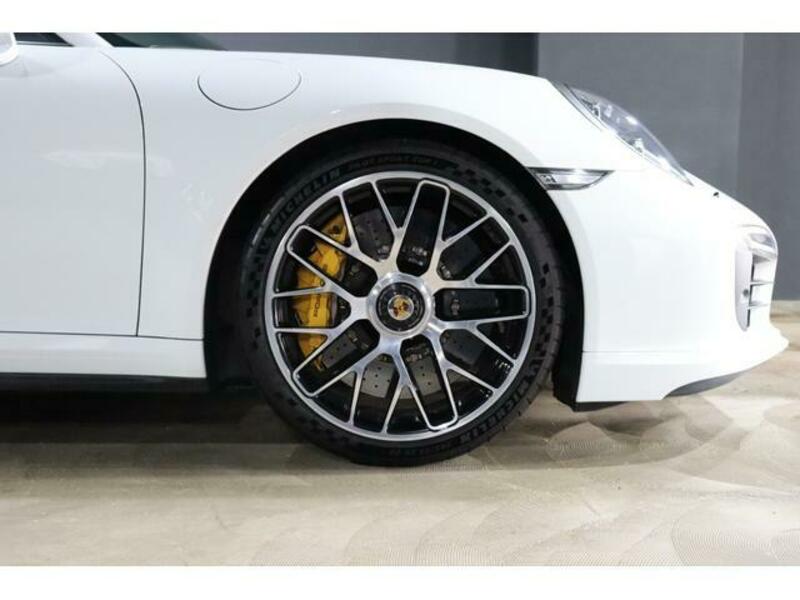 911