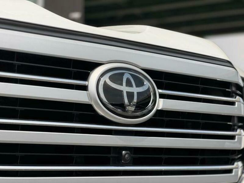 LAND CRUISER