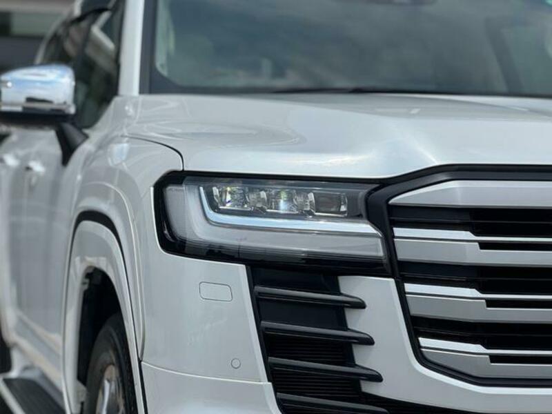 LAND CRUISER