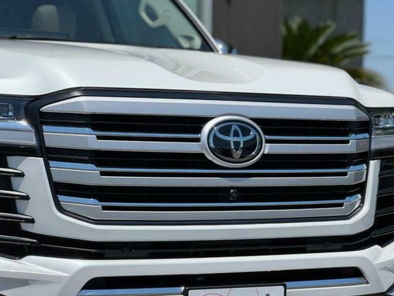 LAND CRUISER