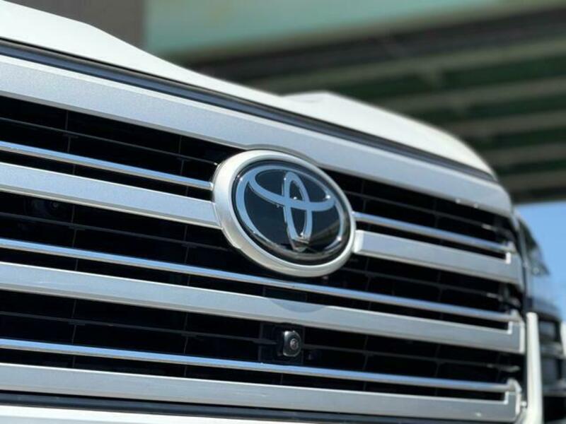 LAND CRUISER