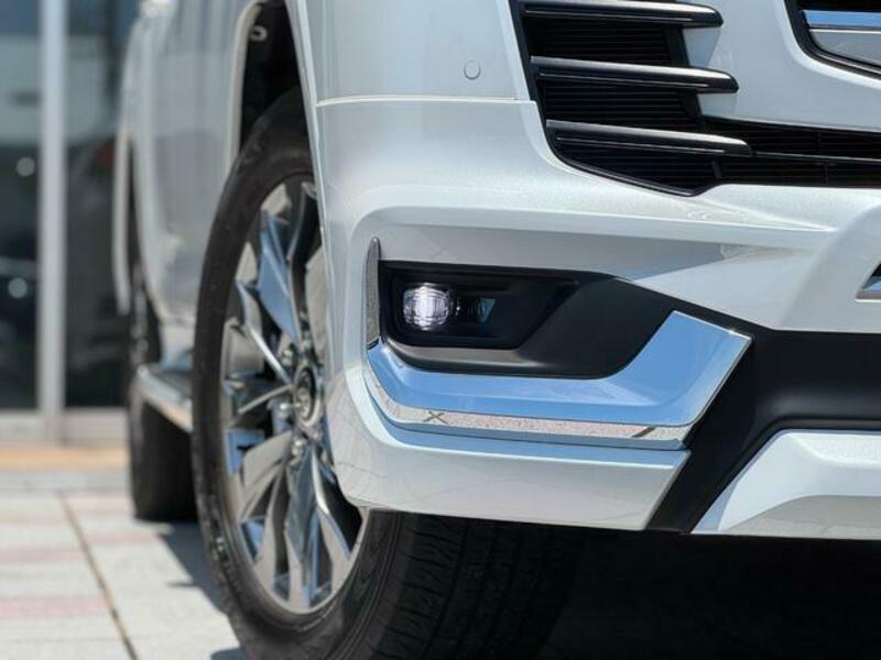 LAND CRUISER