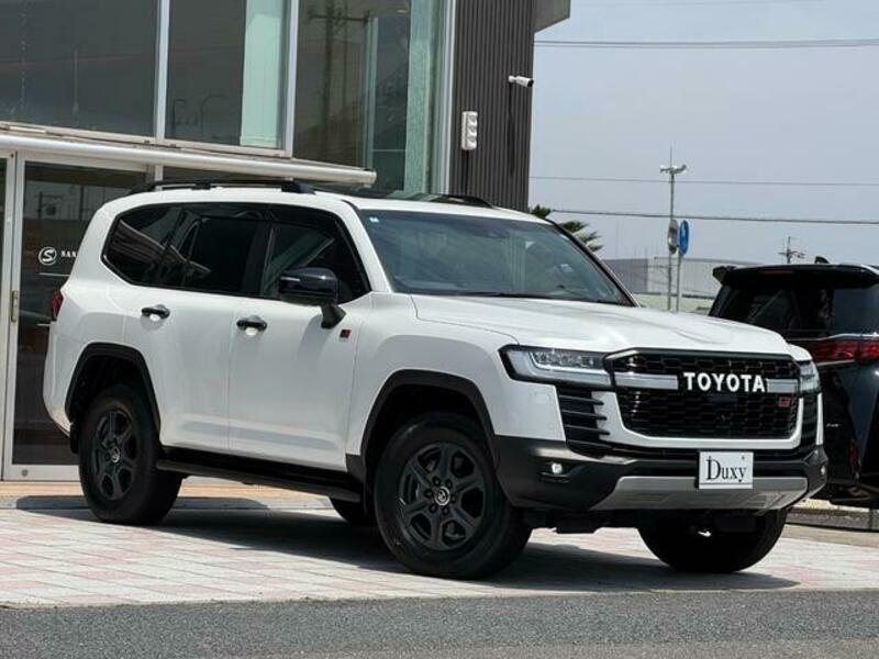 LAND CRUISER
