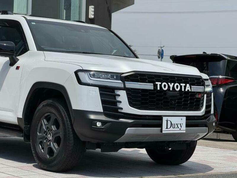 LAND CRUISER