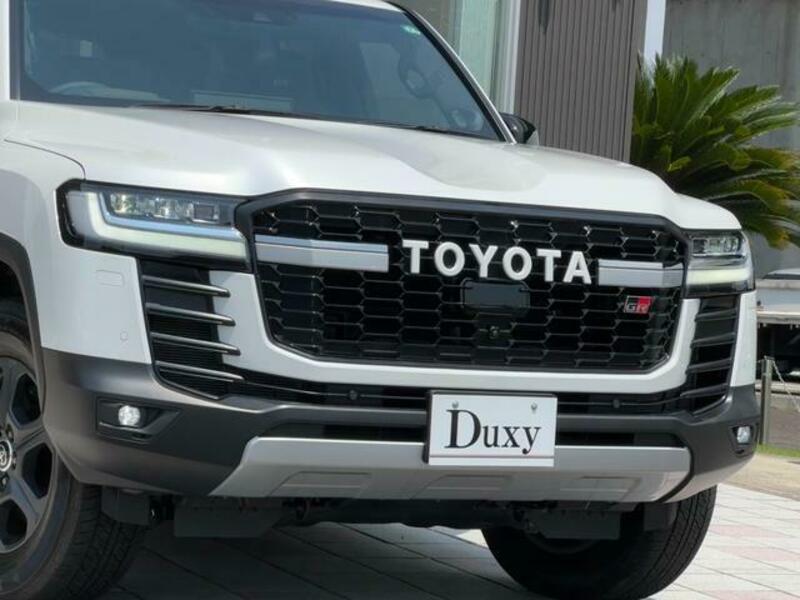 LAND CRUISER